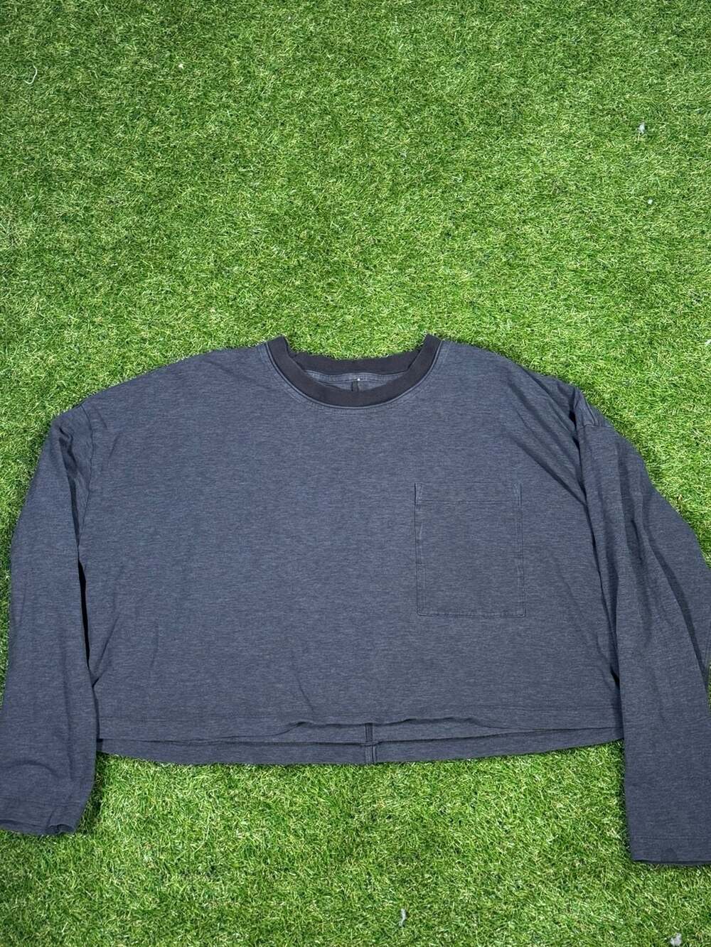 Lululemon Check The Box Long Sleeve Cropped Pocket Tee in Heathered Coal Large